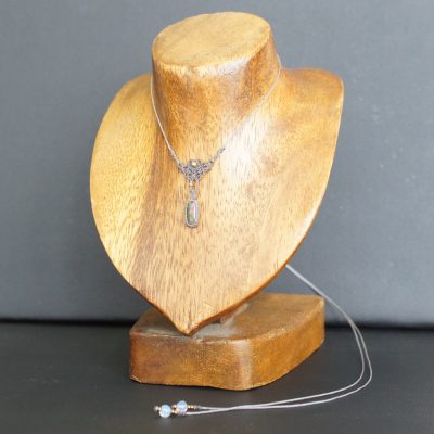 マクラメ編みブラックオパールペンダント