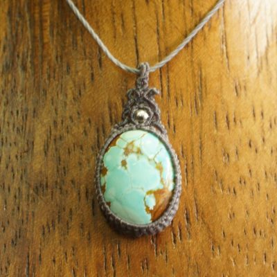 マクラメ編みナンバーエイトターコイズペンダント