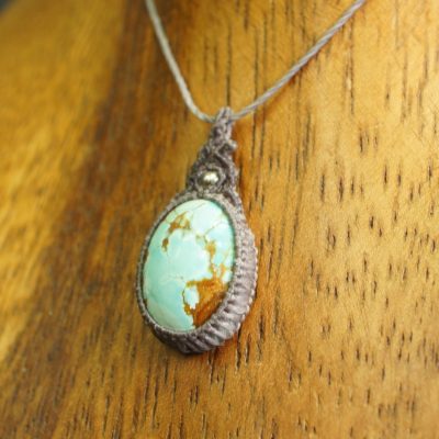 マクラメ編みナンバーエイトターコイズペンダント マクラメ編みナンバーエイトターコイズペンダント