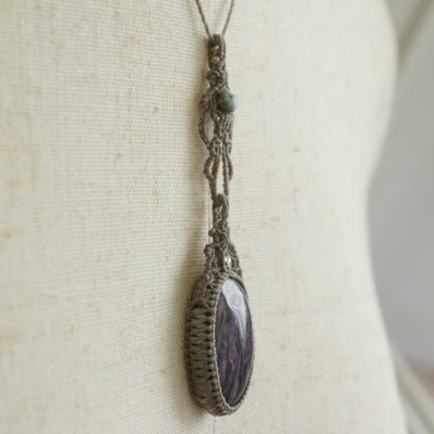 マクラメ編みチャロアイトペンダント