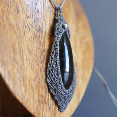 マクラメ編みアンバー(琥珀)ペンダント